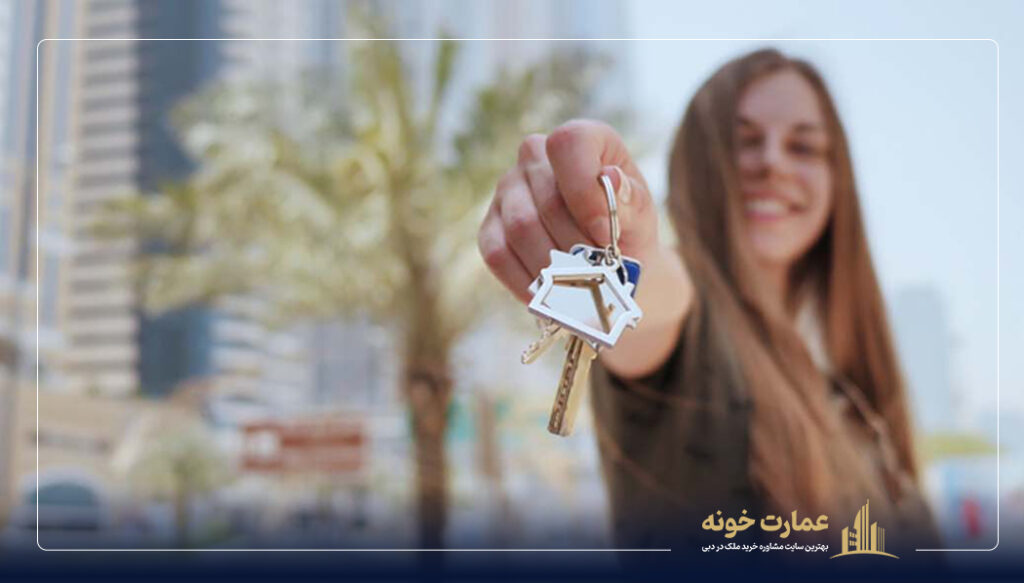 یکی از قوانین خرید ملک در دبی برای خارجی‌ها این است که می‌توانند با خرید ملک اقامت دبی را دریافت کنند.