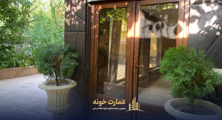 نمای درب ورود تهاتر ویلا چناران دماوند با ملک دبی